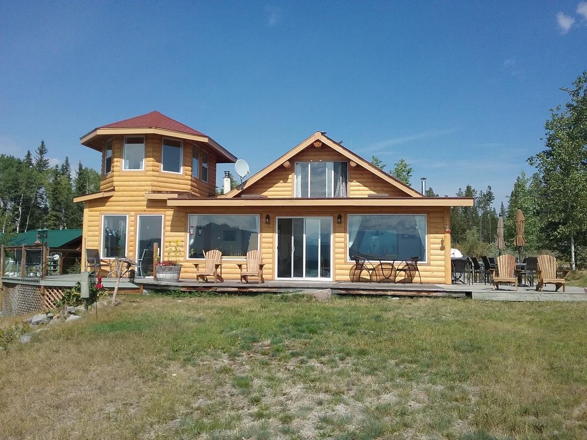 Eagle Bear Lodge Tatla Lake المظهر الخارجي الصورة