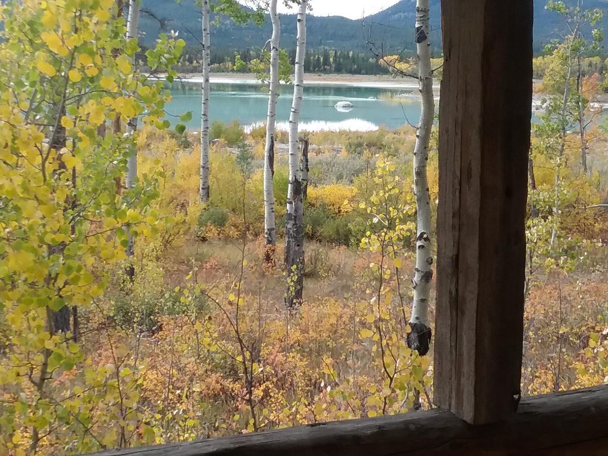 Eagle Bear Lodge Tatla Lake المظهر الخارجي الصورة