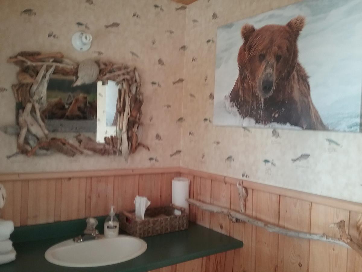 Eagle Bear Lodge Tatla Lake المظهر الخارجي الصورة
