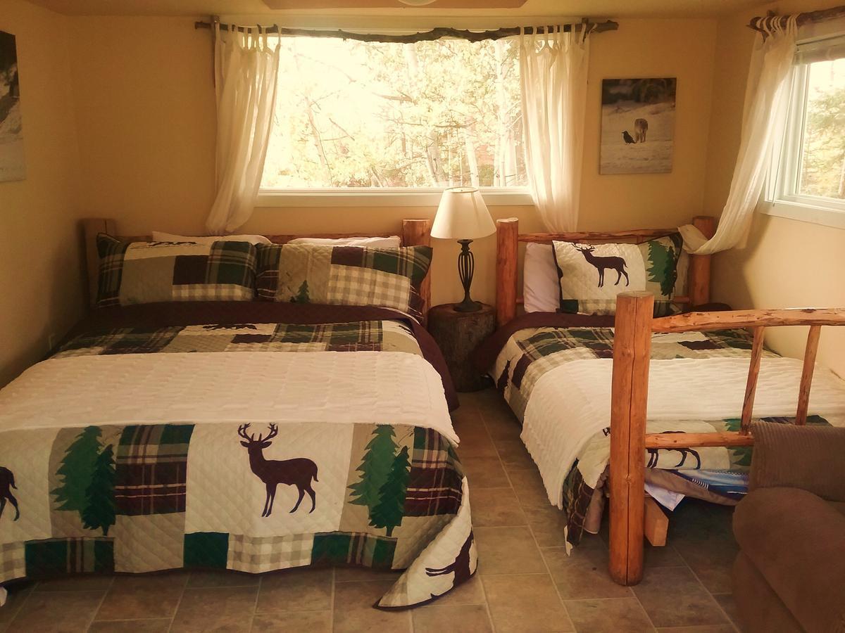 Eagle Bear Lodge Tatla Lake المظهر الخارجي الصورة